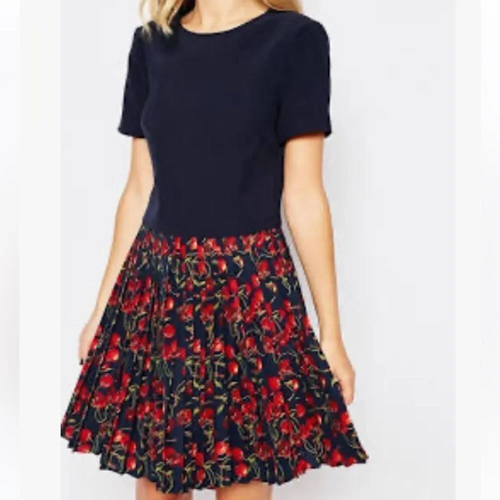 Ted Baker London dress Delorez Cherry Print Size small Navy Blue Pleat Skirt